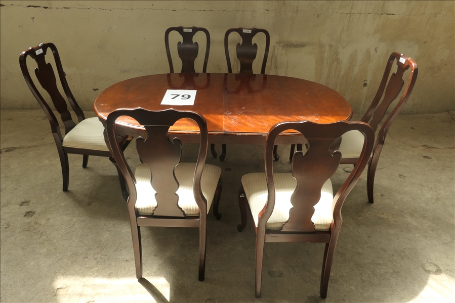 Yerevan Auction, Davis Cabinet Company Dining Room Table And Chairs